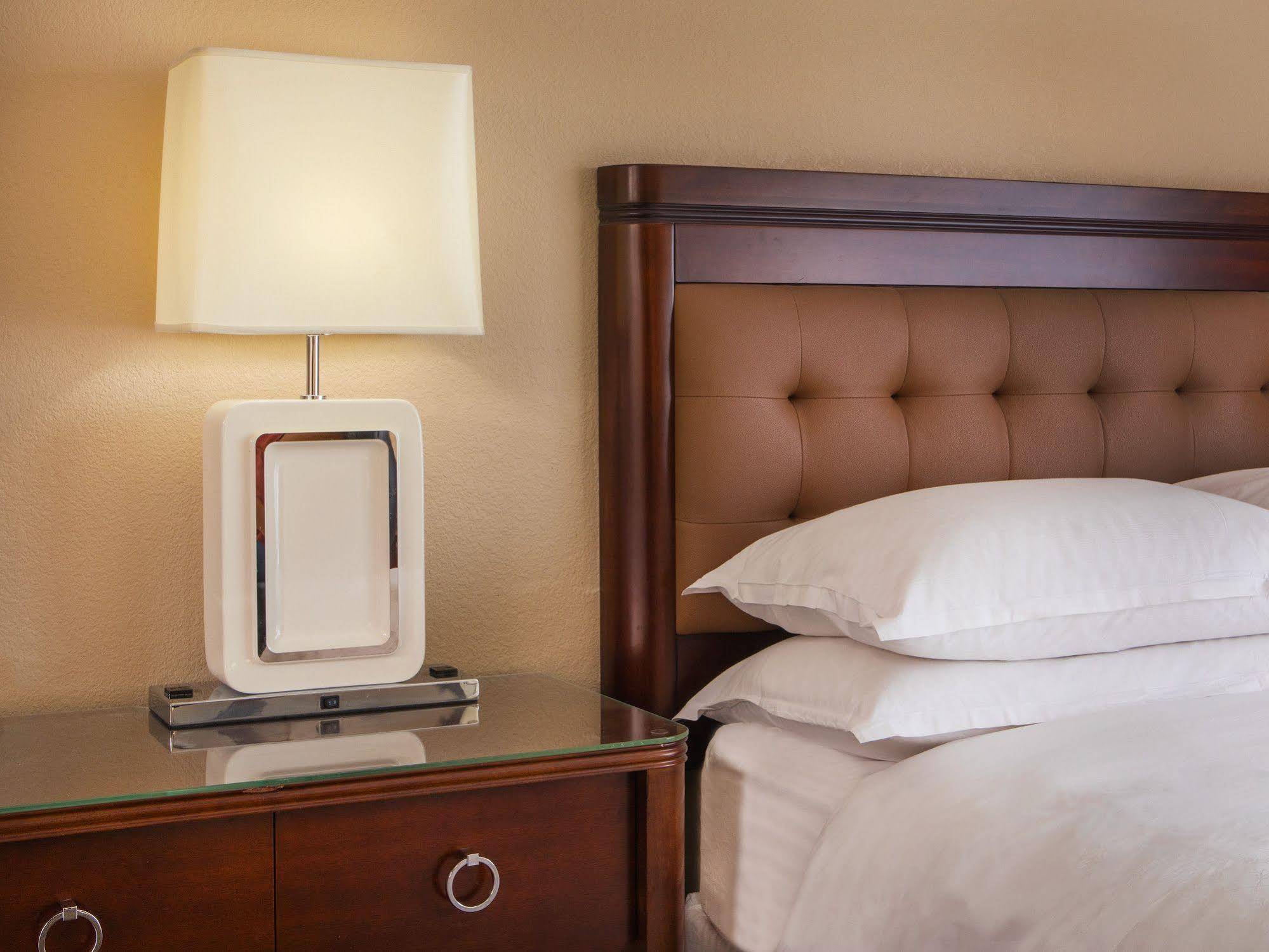 Sheraton Framingham Hotel & Conference Center Екстер'єр фото