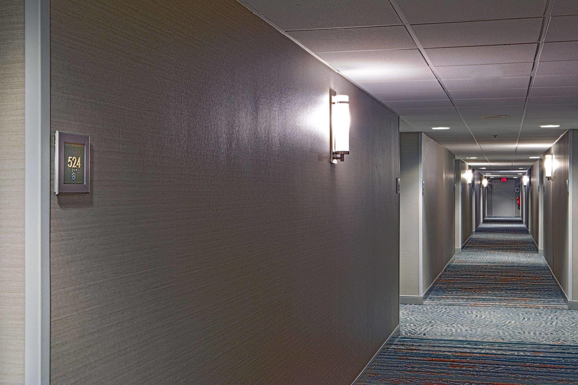 Sheraton Framingham Hotel & Conference Center Екстер'єр фото