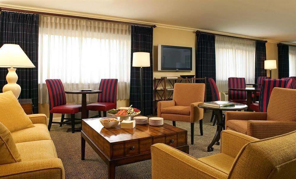 Sheraton Framingham Hotel & Conference Center Екстер'єр фото